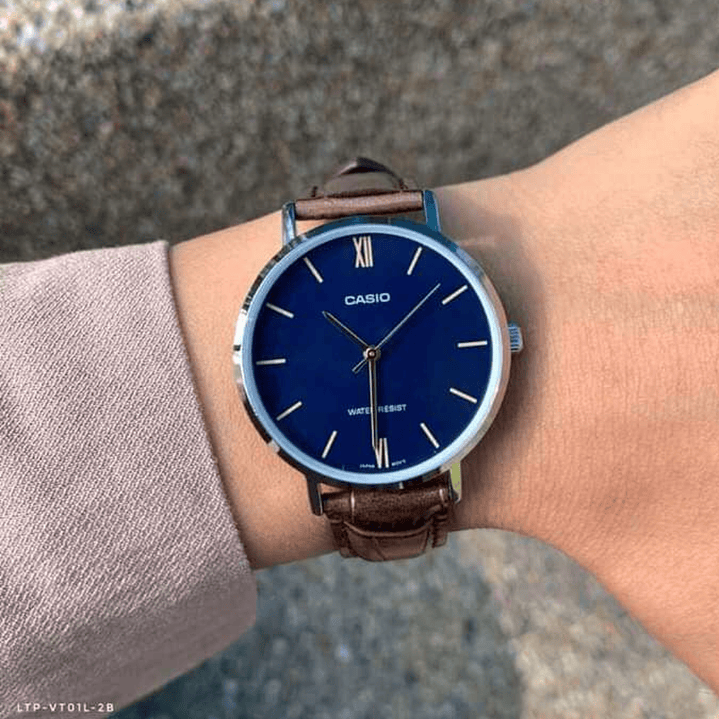 Reloj Casio Mujer Minimalista Cuero LTP-VT01L-2B 2