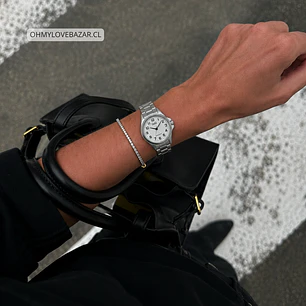 Reloj Q&Q Mujer Análogo Plateado C37A-005PY