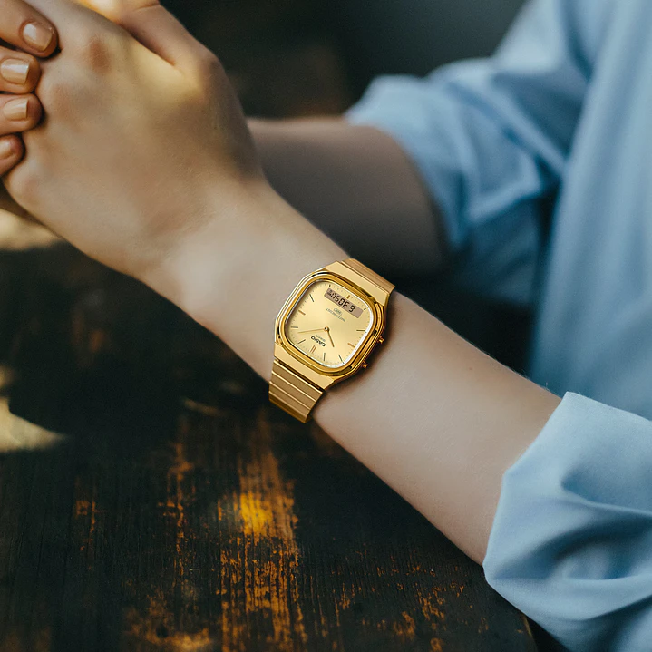 Reloj Casio Vintage Unisex Dorado AQ-240EG-9A 5