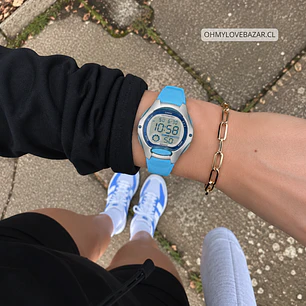 Reloj Casio Sport Digital Mujer Celeste LW-200-2B
