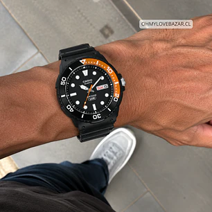 Reloj Casio Análogo con Bisel Giratorio MRW-230H-1E4