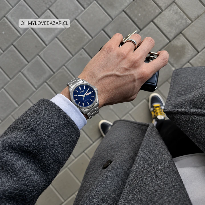 Reloj Q&Q Hombre Análogo Plateado Azul A05A-004PY    2