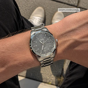 Reloj Q&Q Hombre Análogo Plateado A36A-002PY