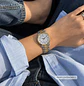 Reloj Q&Q Mini Mujer Análogo Bicolor A45A-003PY - Miniatura 2