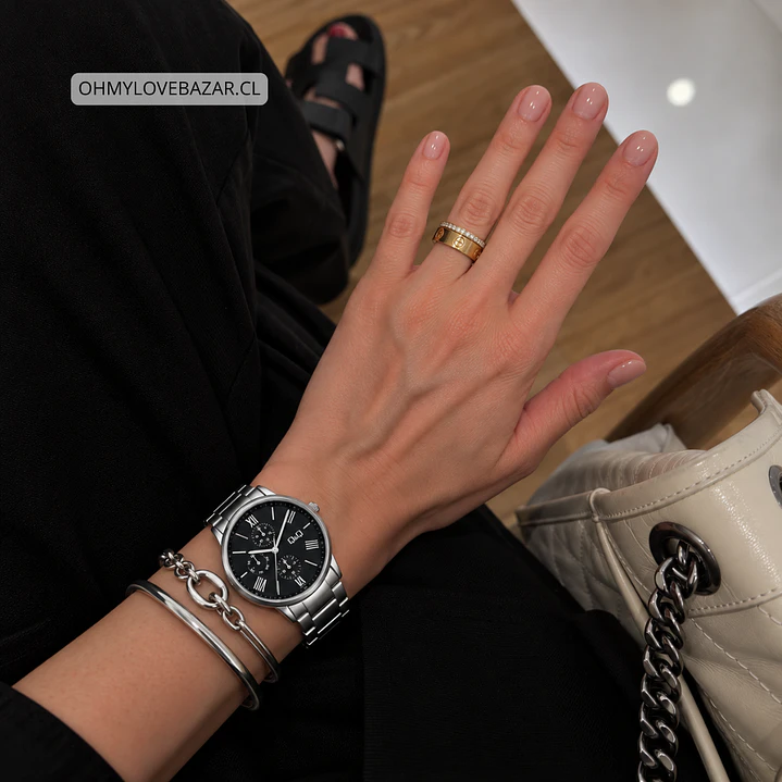 Reloj Q&Q Mujer Análogo Plateado AA37-J208Y 2