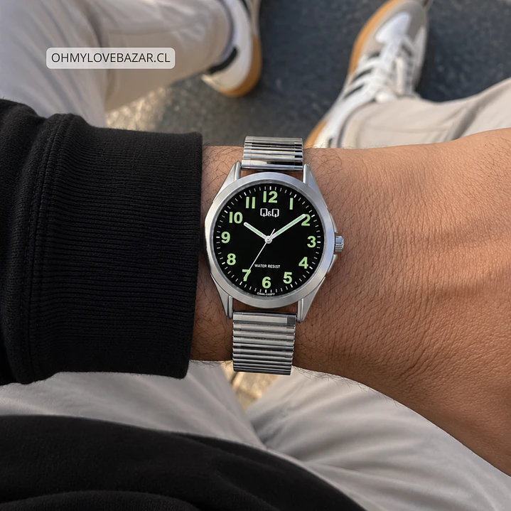 Reloj Q&Q Hombre Análogo Plateado Negro C04A-048PY 2