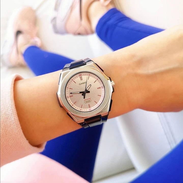 Reloj Casio Sport Chic Mujer Resina Plateado Azul LWA-300H-2E 1