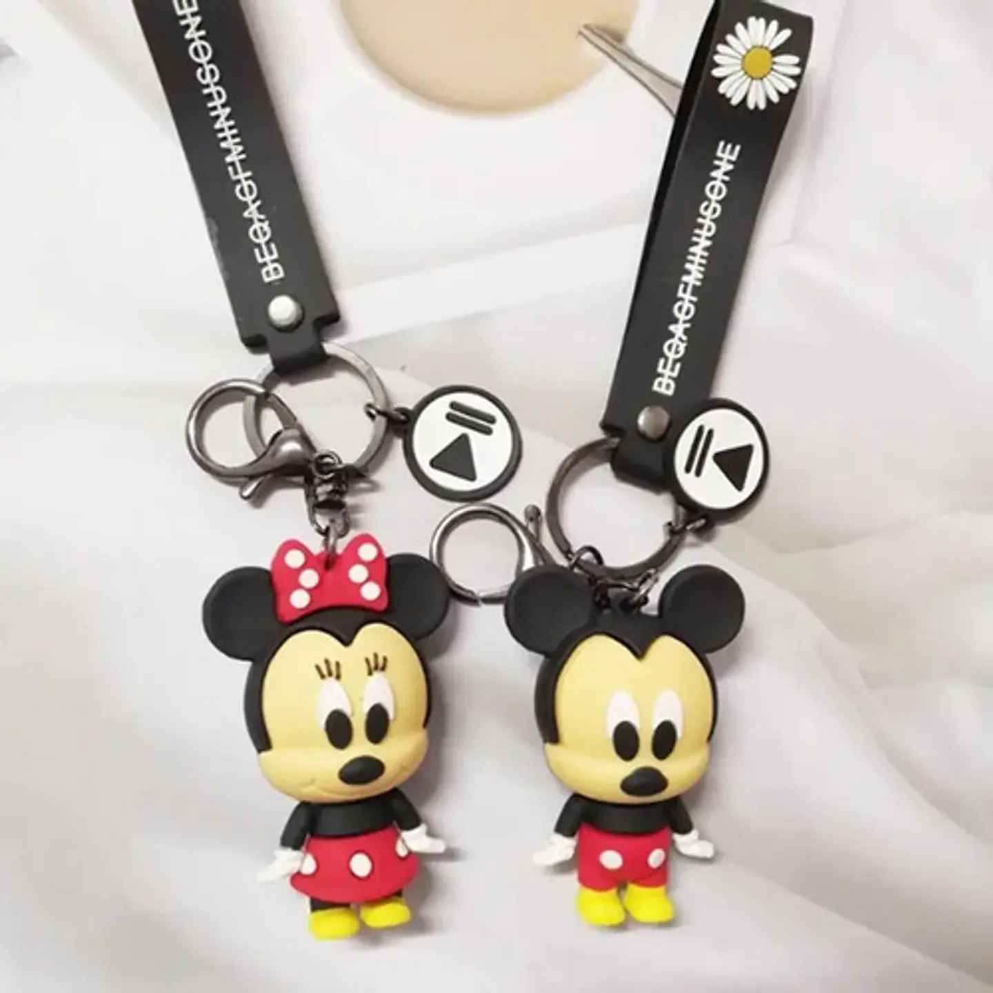 Llavero De Mickey Mouse Con Colgante + Gancho Para Colgar 2