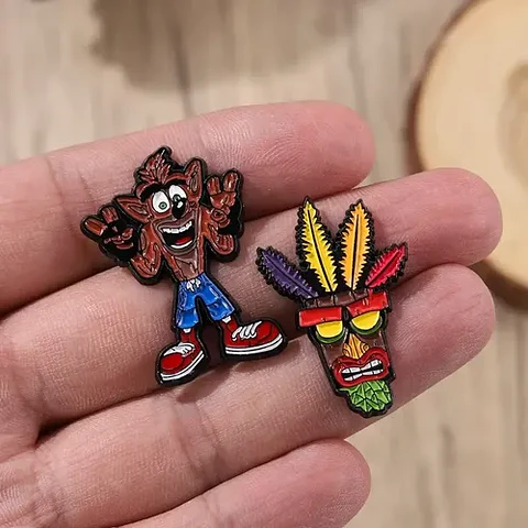 Pins Crash Bandicoot / Crash Bandicoot / Broches Metálicos