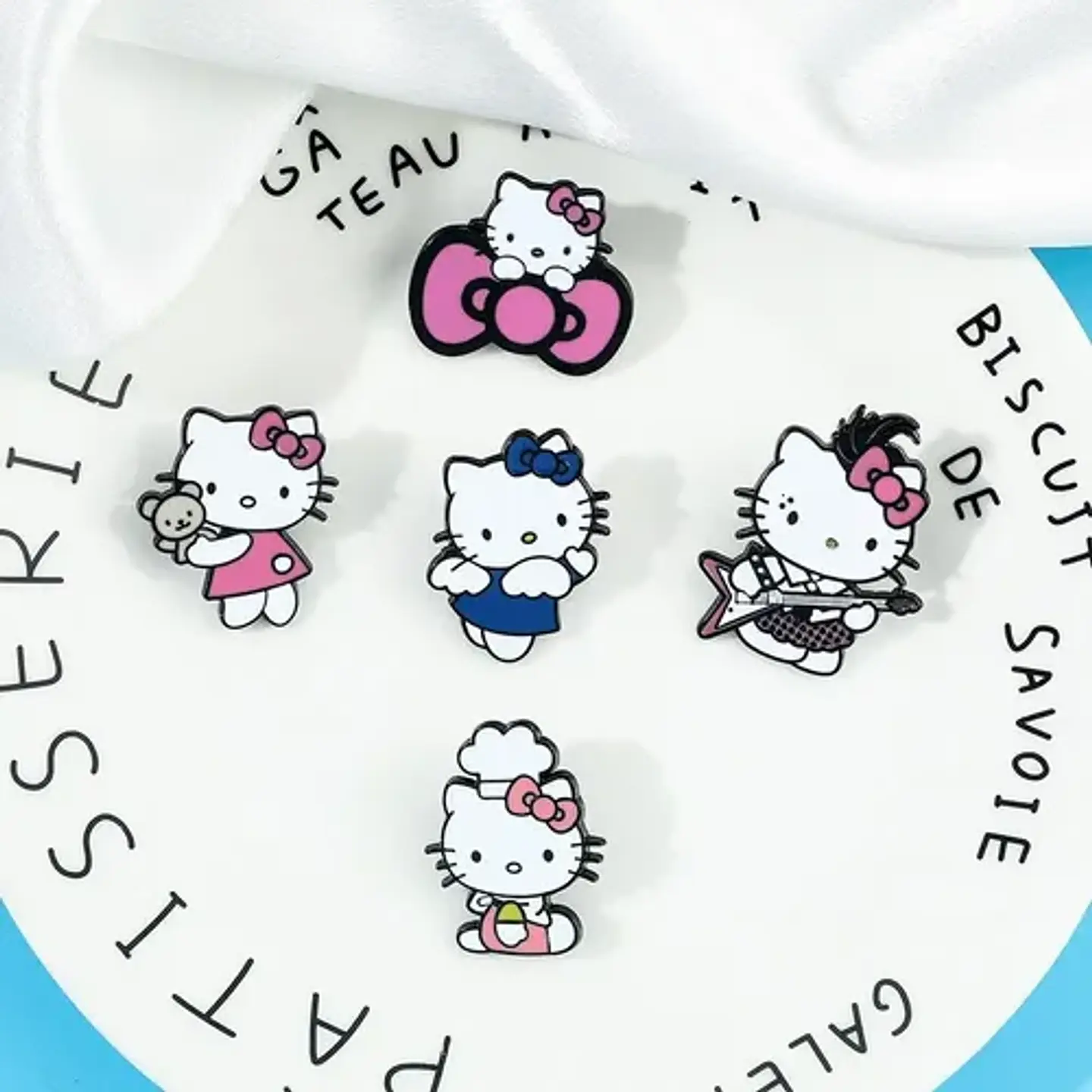 Pins Hello Kitty / Hello Kitty / Pines Metálicos (broches) 18