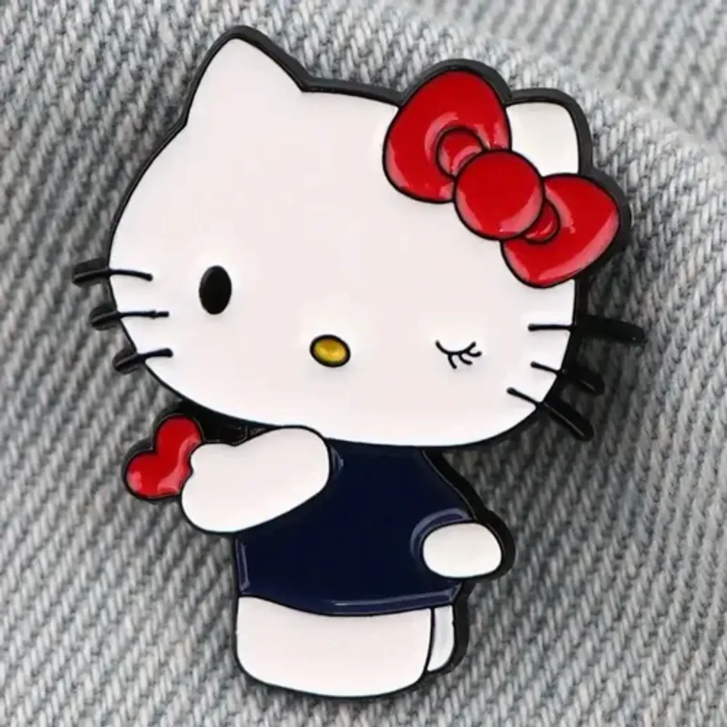 Pins Hello Kitty / Hello Kitty / Pines Metálicos (broches) 21