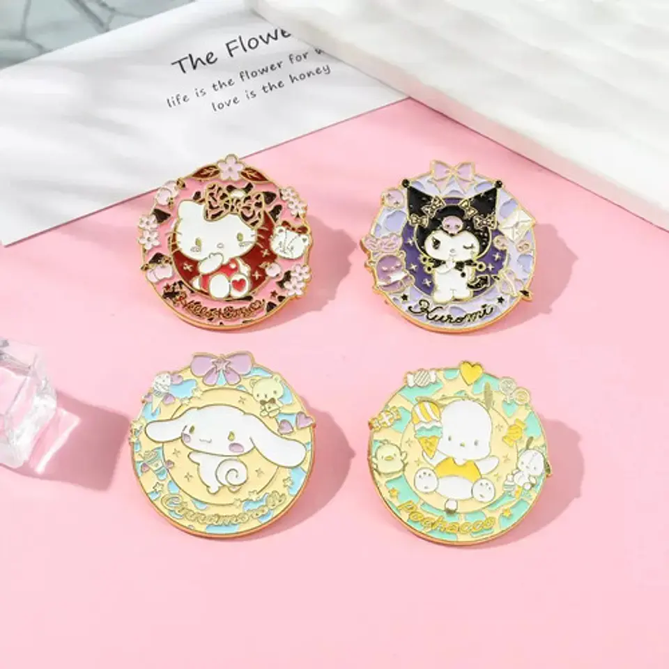Pins Cinnamoroll / Hello Kitty / Broches (pines) Metálicos 5