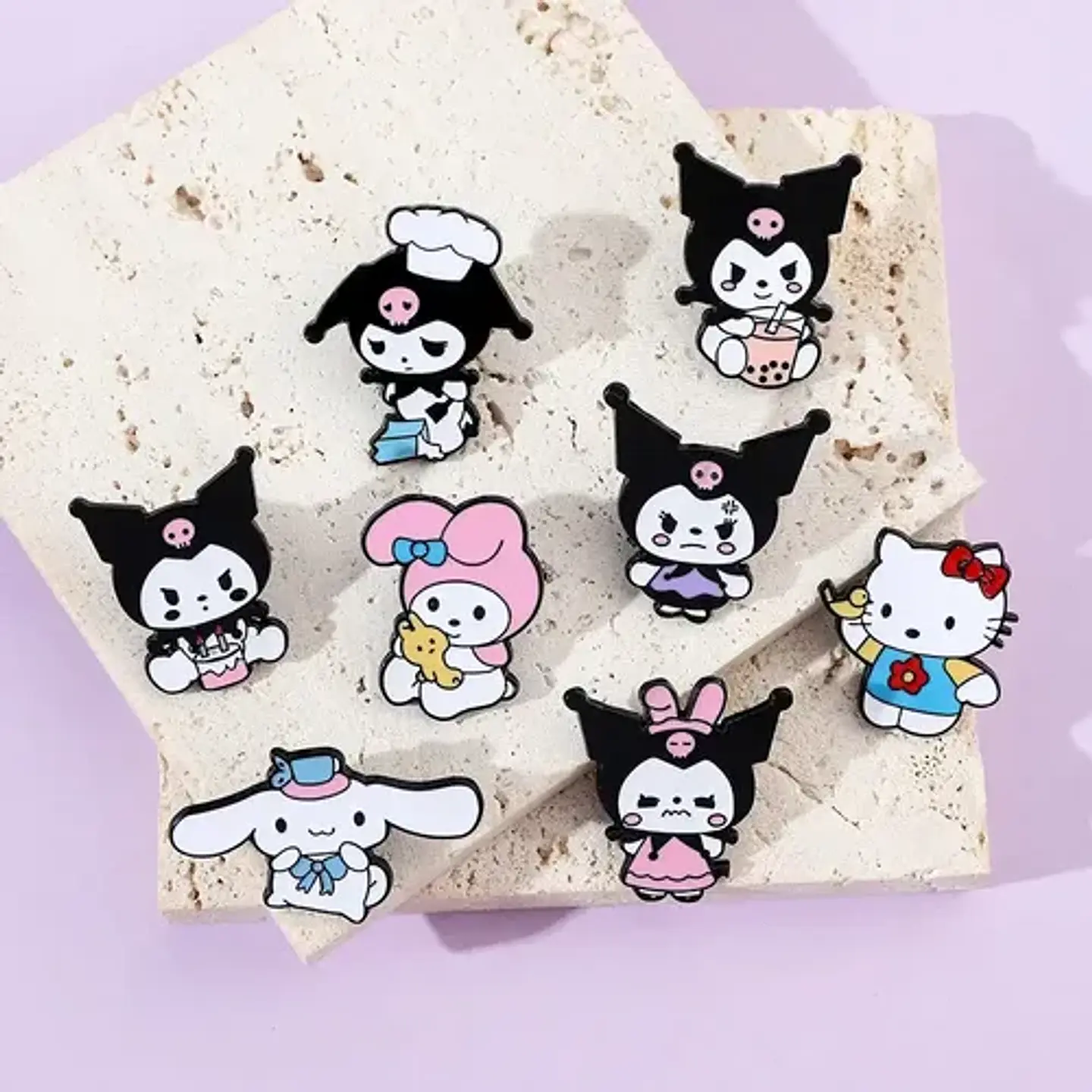 Pins Cinnamoroll / Hello Kitty / Broches (pines) Metálicos 31