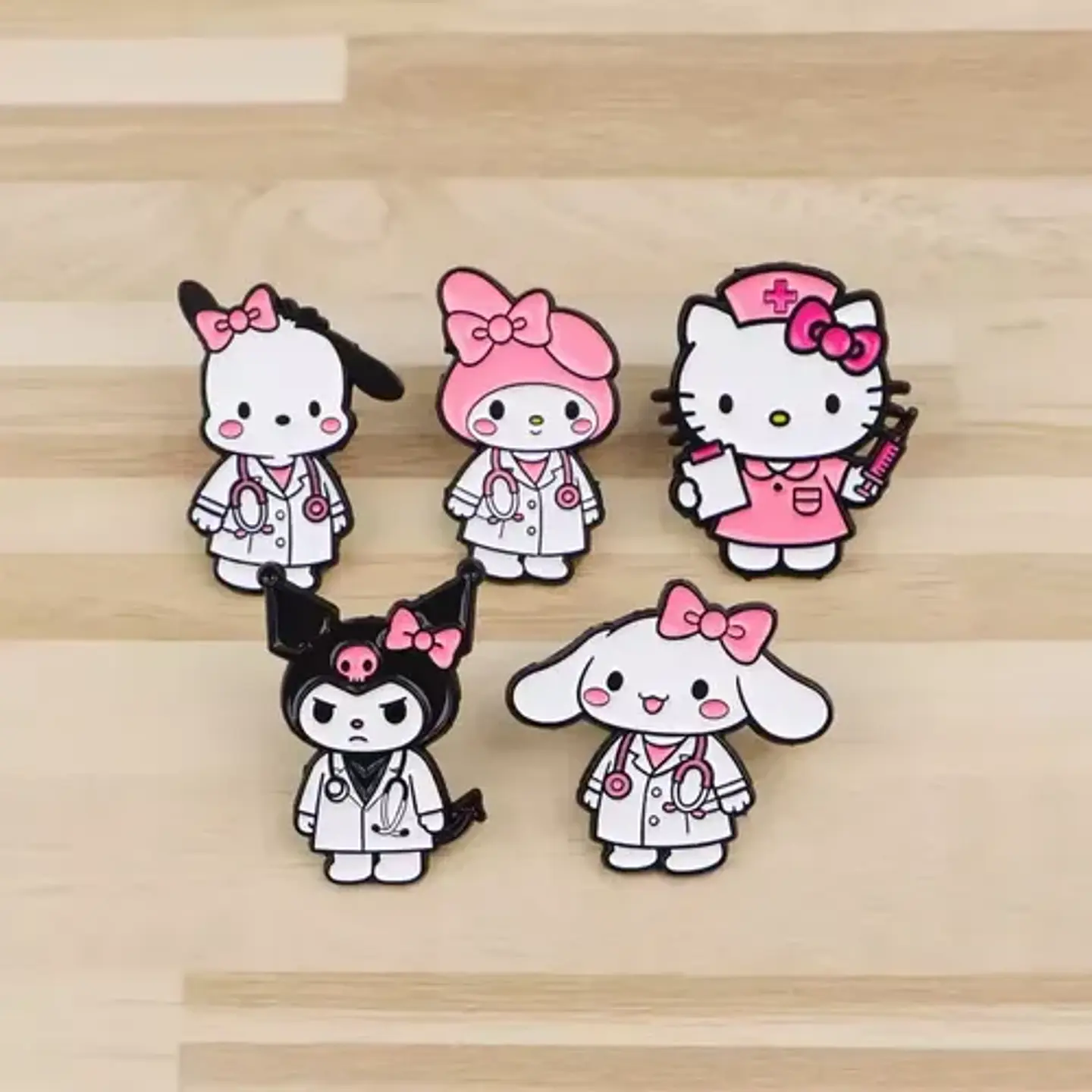 Pins De Pochacco / Hello Kitty / Broches (pines) Metálicos 17