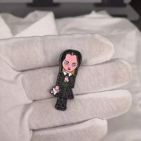 Pins Wednesday Addams / Merlina / Broches Metálicos (pines)