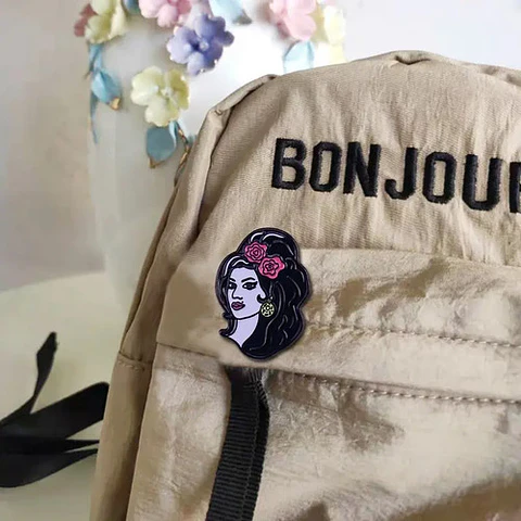 Pins De Amy Winehouse / Musica / (pines) Broches Metálicos