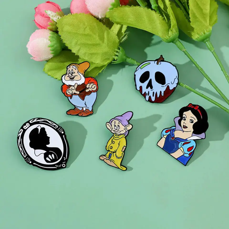 Pins De Enanitos / Blanca Nieves / Pines Metálicos (broches) 22
