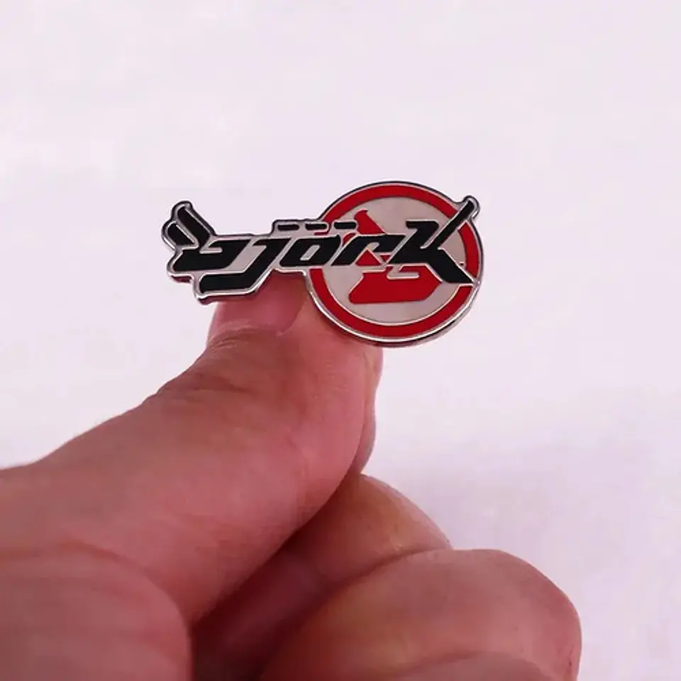 Pins De Björk / Musica / Pines Metalicos (broches) 3