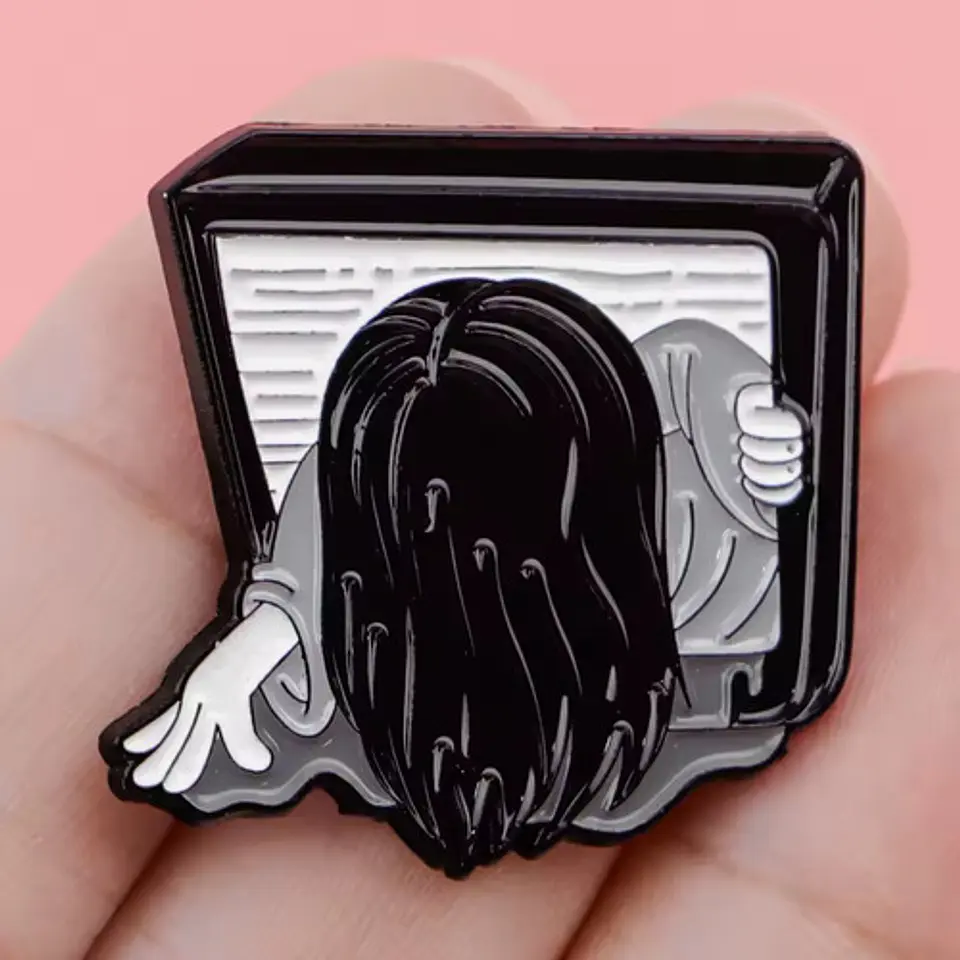 Pins De Poltergeist / Juegos Diabólicos / Broches Metálicos 8