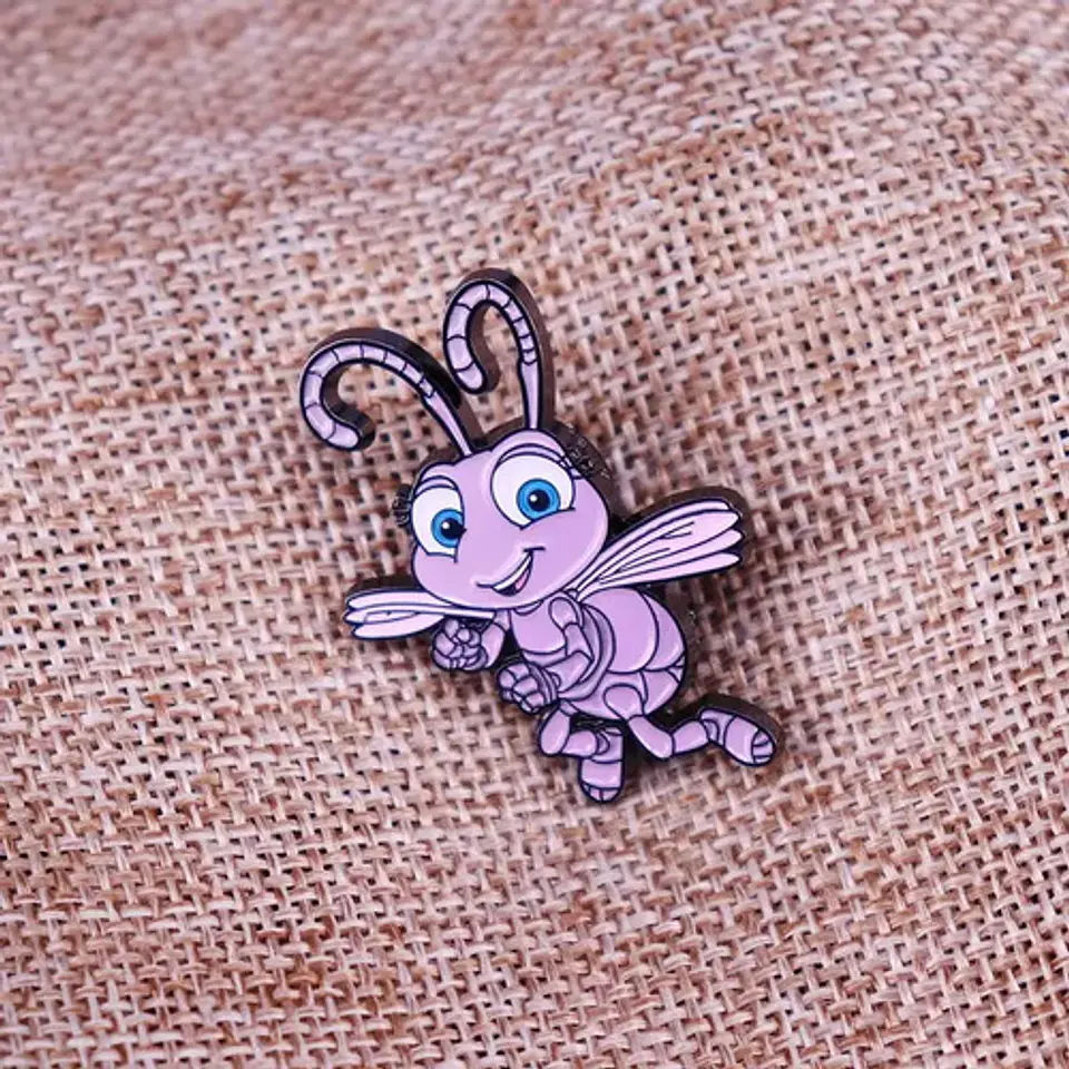 Pins De Bichos: Una Aventura En Miniatura / Pines Metálicos  8