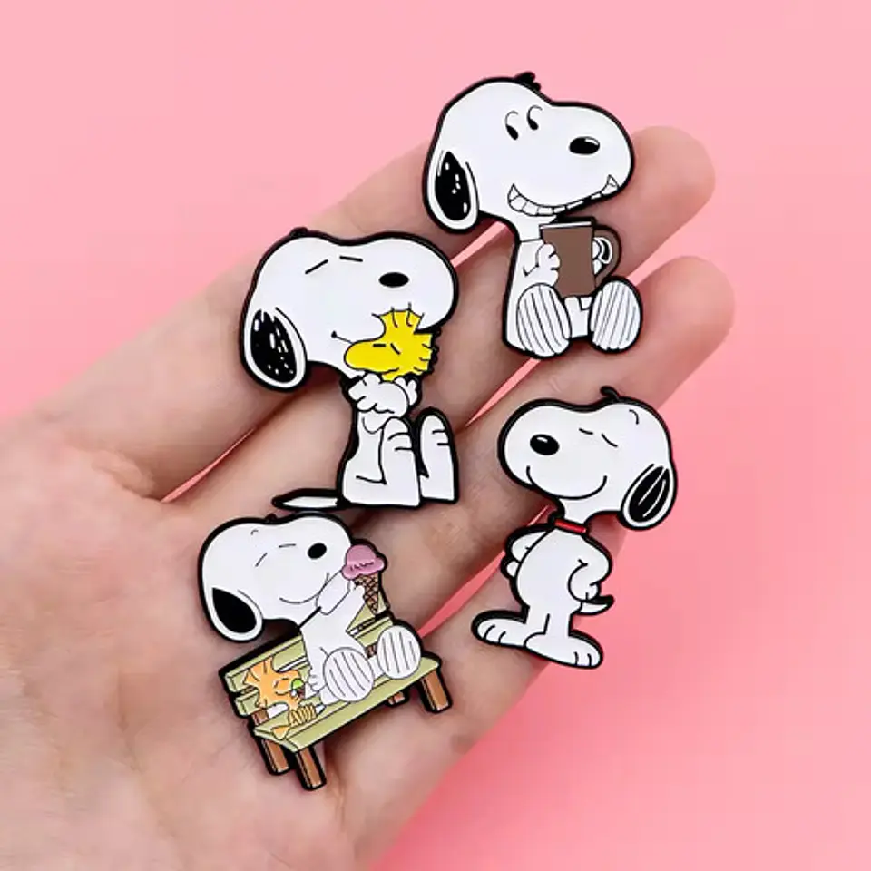 Pins De Peanuts / Snoopy / Pines Metálicos 18