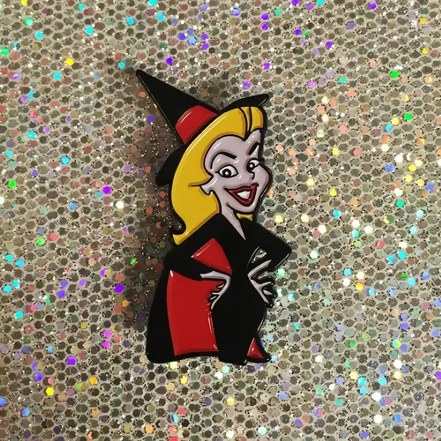 Pins De Samantha / La Hechizada / Broches Metálicos 4