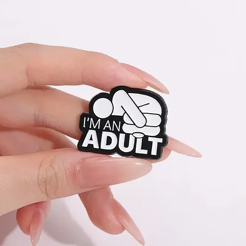 Pins De I Am An Adult / Yo Soy Un Adulto / Pines Metálicos
