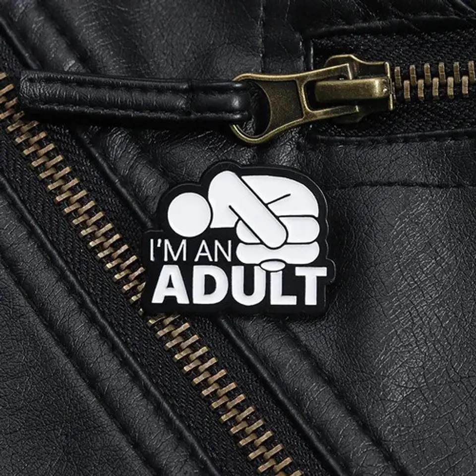 Pins De I Am An Adult / Yo Soy Un Adulto / Pines Metálicos 9