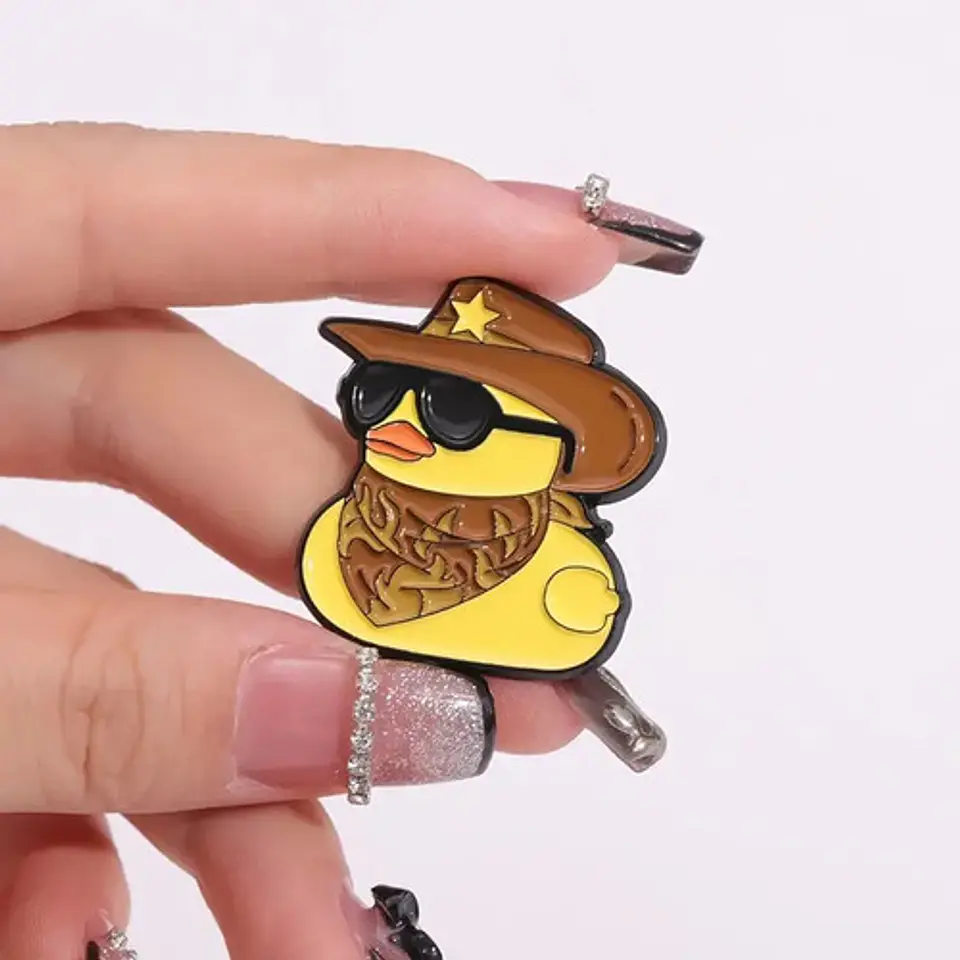 Pins De Pato Vaquero / Pato Kawaii / Broches Metálicos 2