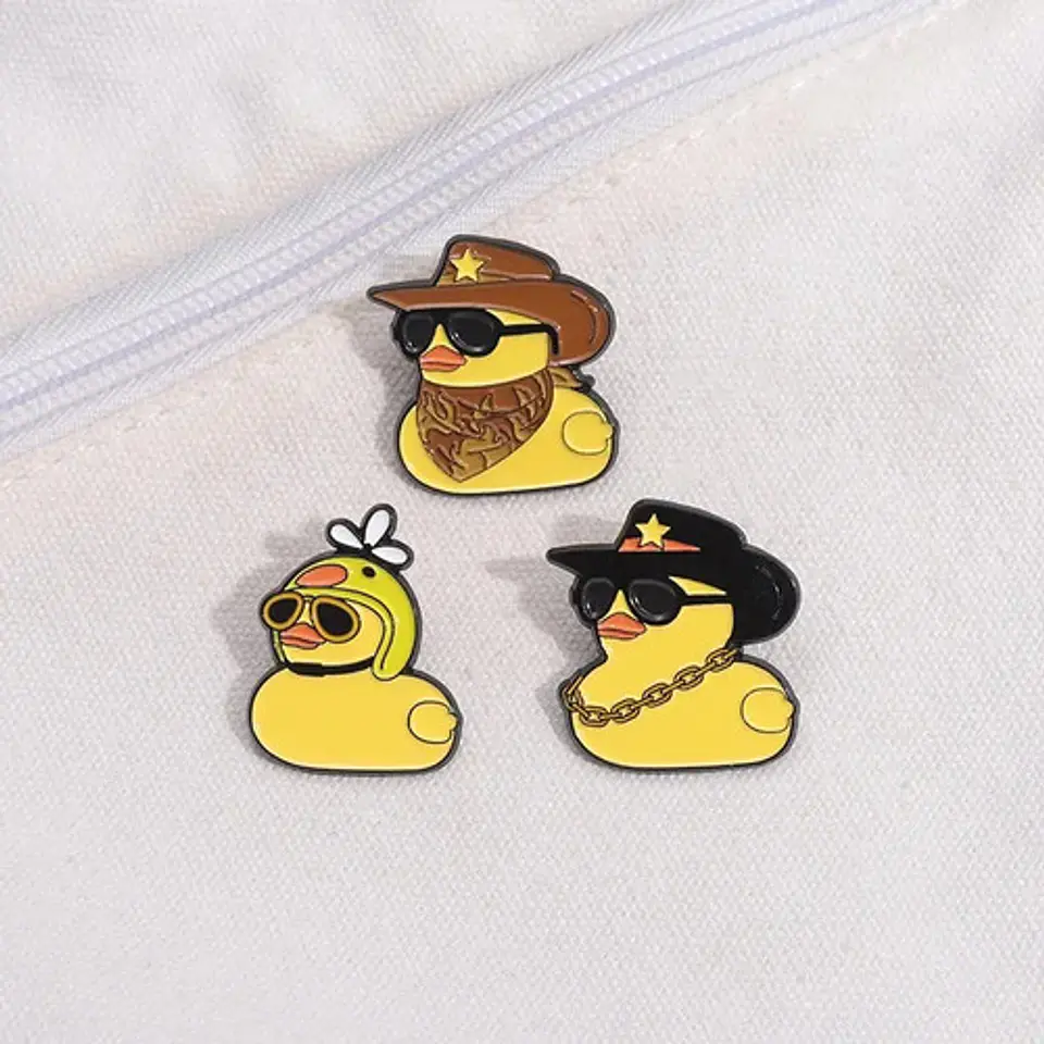 Pins De Pato Vaquero / Pato Kawaii / Broches Metálicos 3