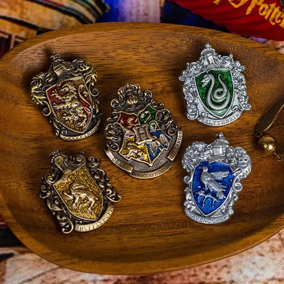 Pins De Hogwarts / Harry Potter / Broches Metálicos 9
