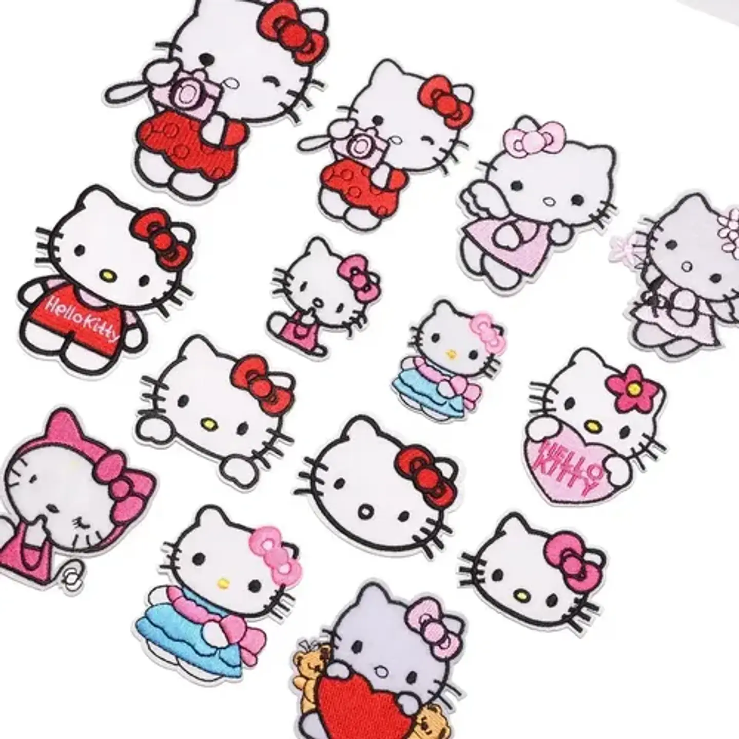 Hello Kitty / Set 15 Parches Bordados Para Ropa Hello Kitty 2