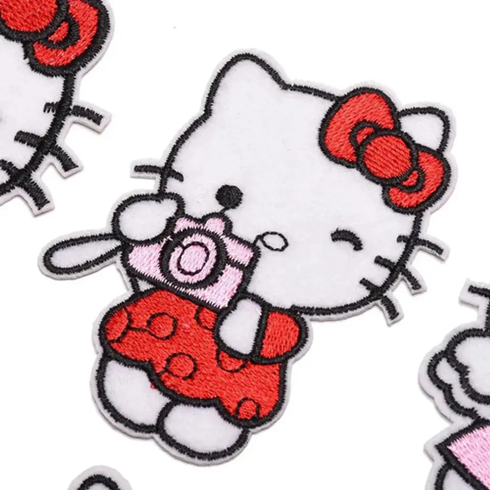 Hello Kitty / Set 15 Parches Bordados Para Ropa Hello Kitty 3