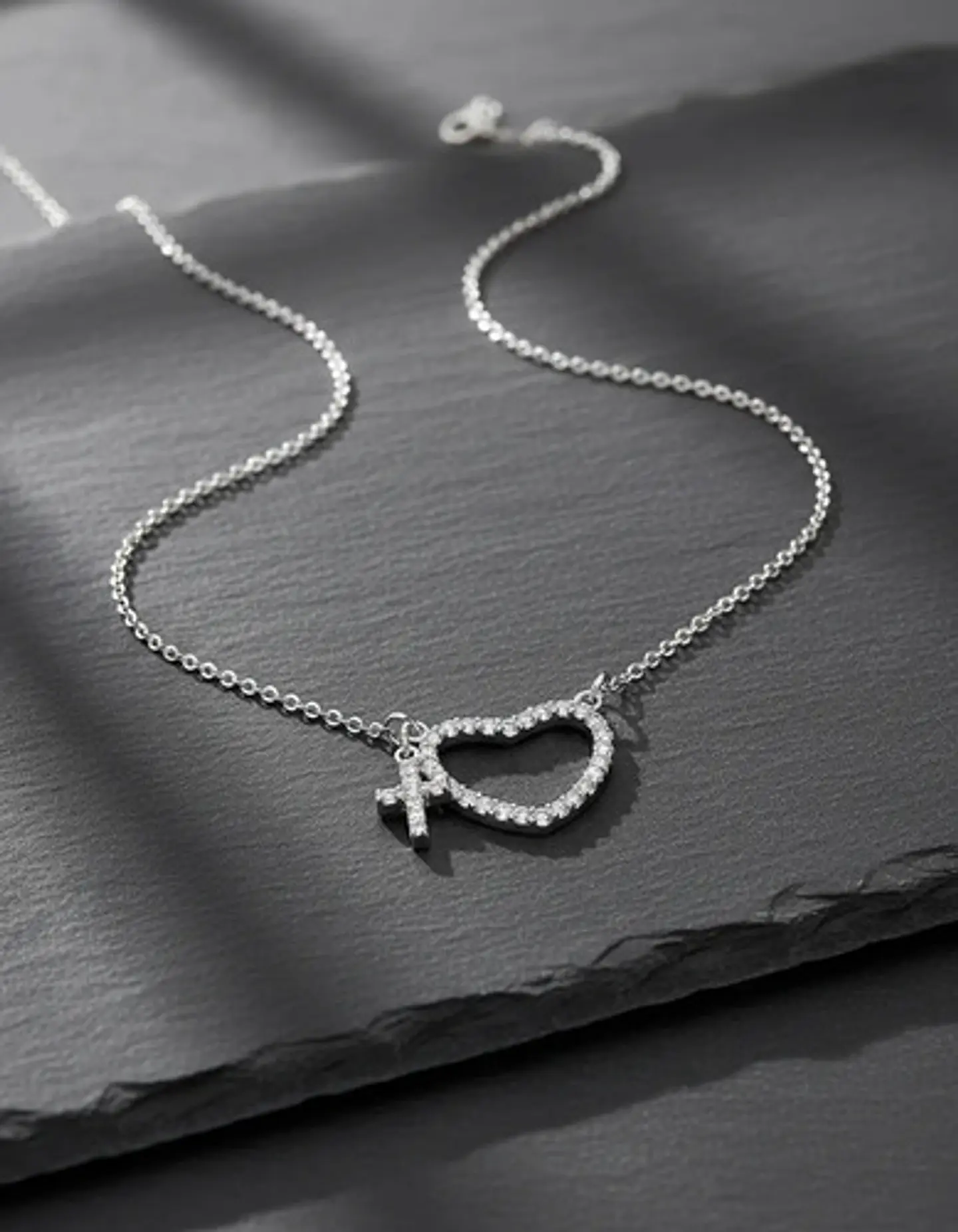 Collar De Plata Corazón Con Cruz Elegante Para Dama 1