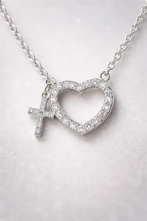 Collar De Plata Corazón Con Cruz Elegante Para Dama