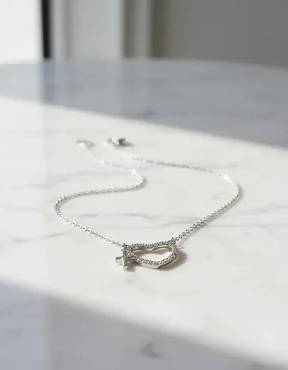 Collar De Plata Corazón Con Cruz Elegante Para Dama 3
