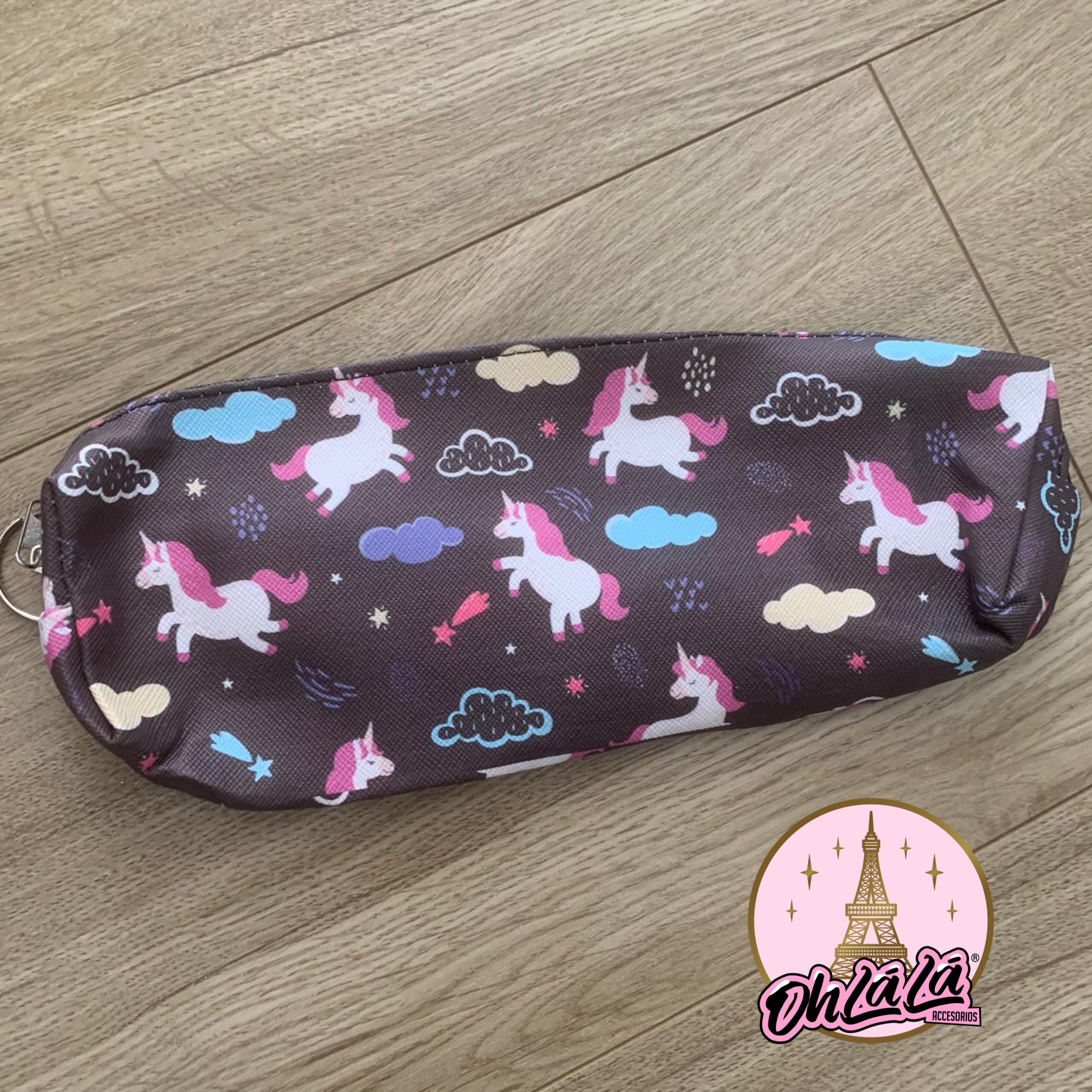 Estuche negro  unicornio