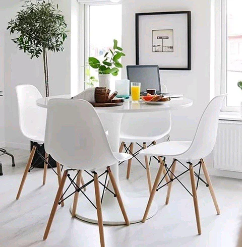 Comedor Redondo Tulip Blanco 80cm + 4 Sillas Eames Clásicas Blanco