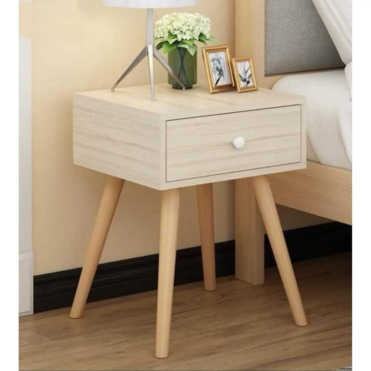 Velador Eames Madera Clara 2