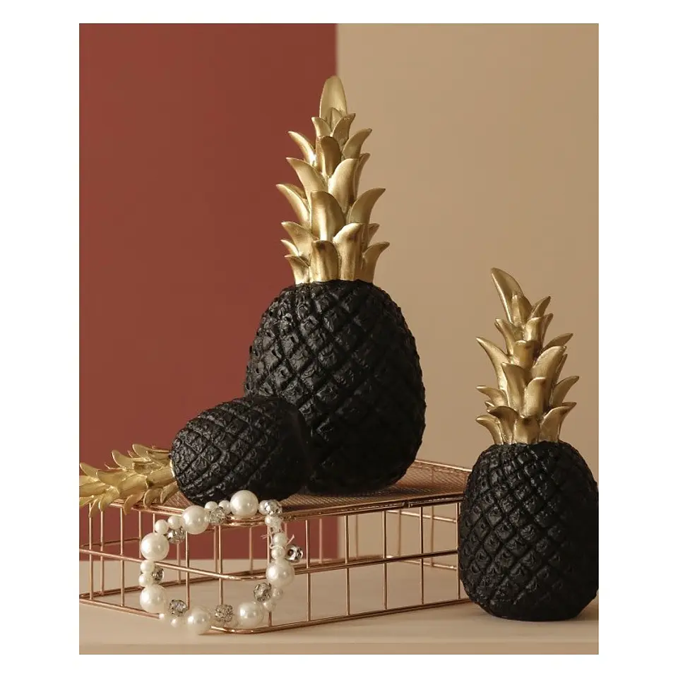 Piña Decorativa Negro- Dorado 2