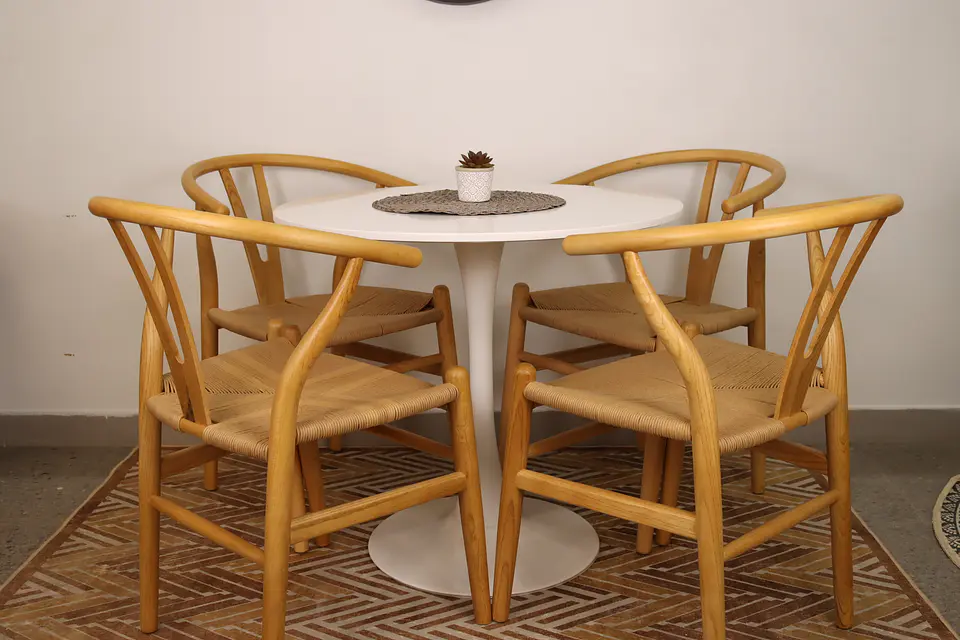 Set de Comedor Mesa Tulip Redonda 100cm Blanca + 4 Sillas Wishbone Natural  1