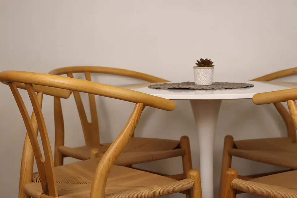 Set de Comedor Mesa Tulip Redonda 100cm Blanca + 4 Sillas Wishbone Natural  4