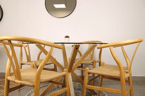 Set de Comedor Mesa Ohmioh Redonda 120cm Cubierta Vidrio + 4 Sillas Wishbone Natural 