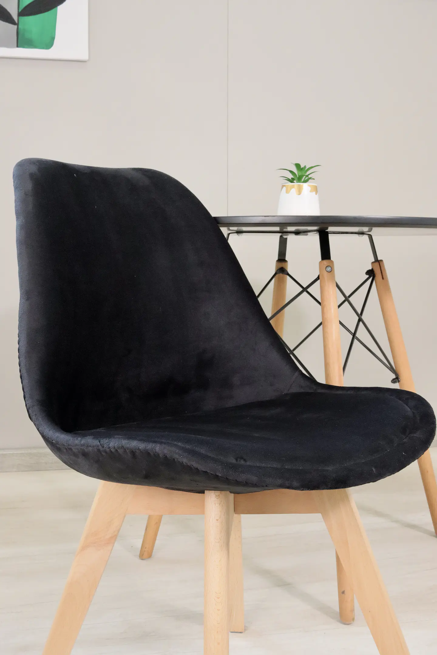 Silla Eames Tulip Velvet Acolchada 5