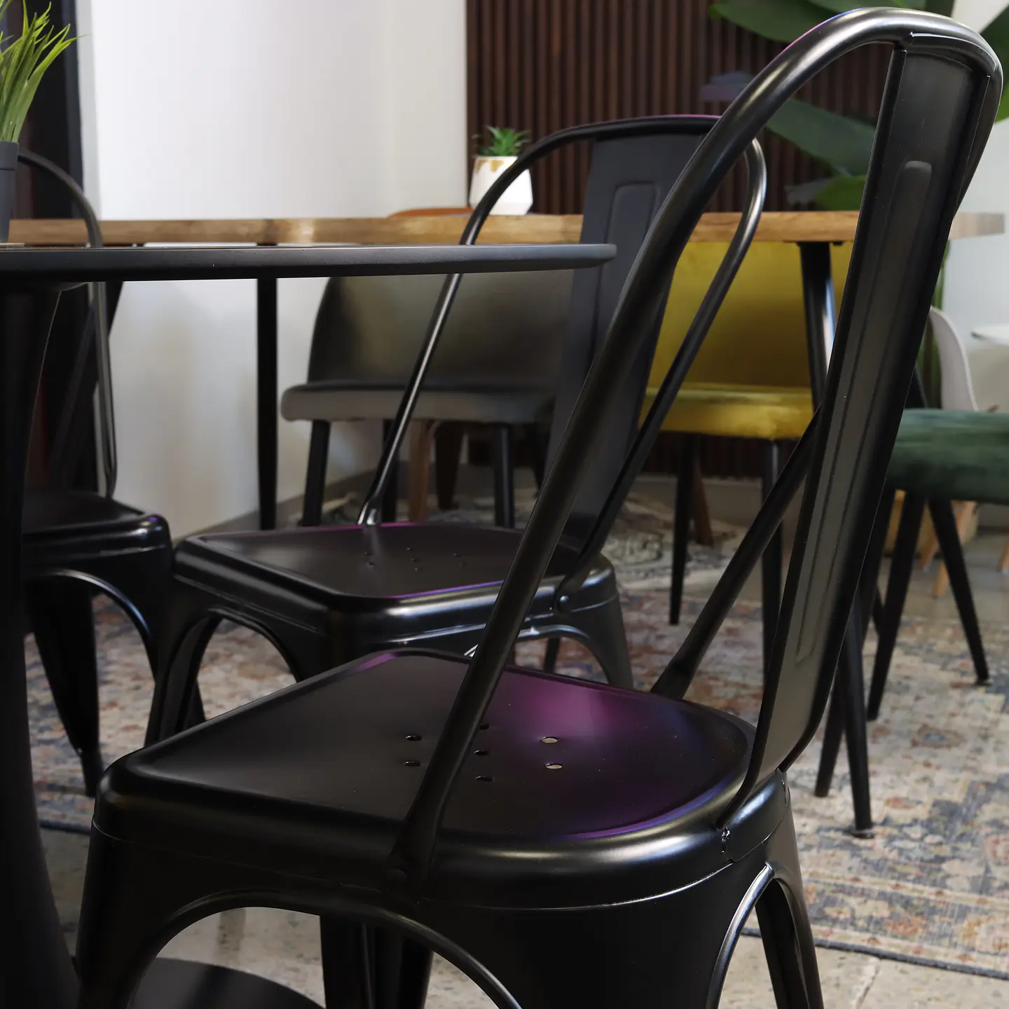 Comedor Redondo Negro 100cm + 4 Sillas Tolix Negro 6
