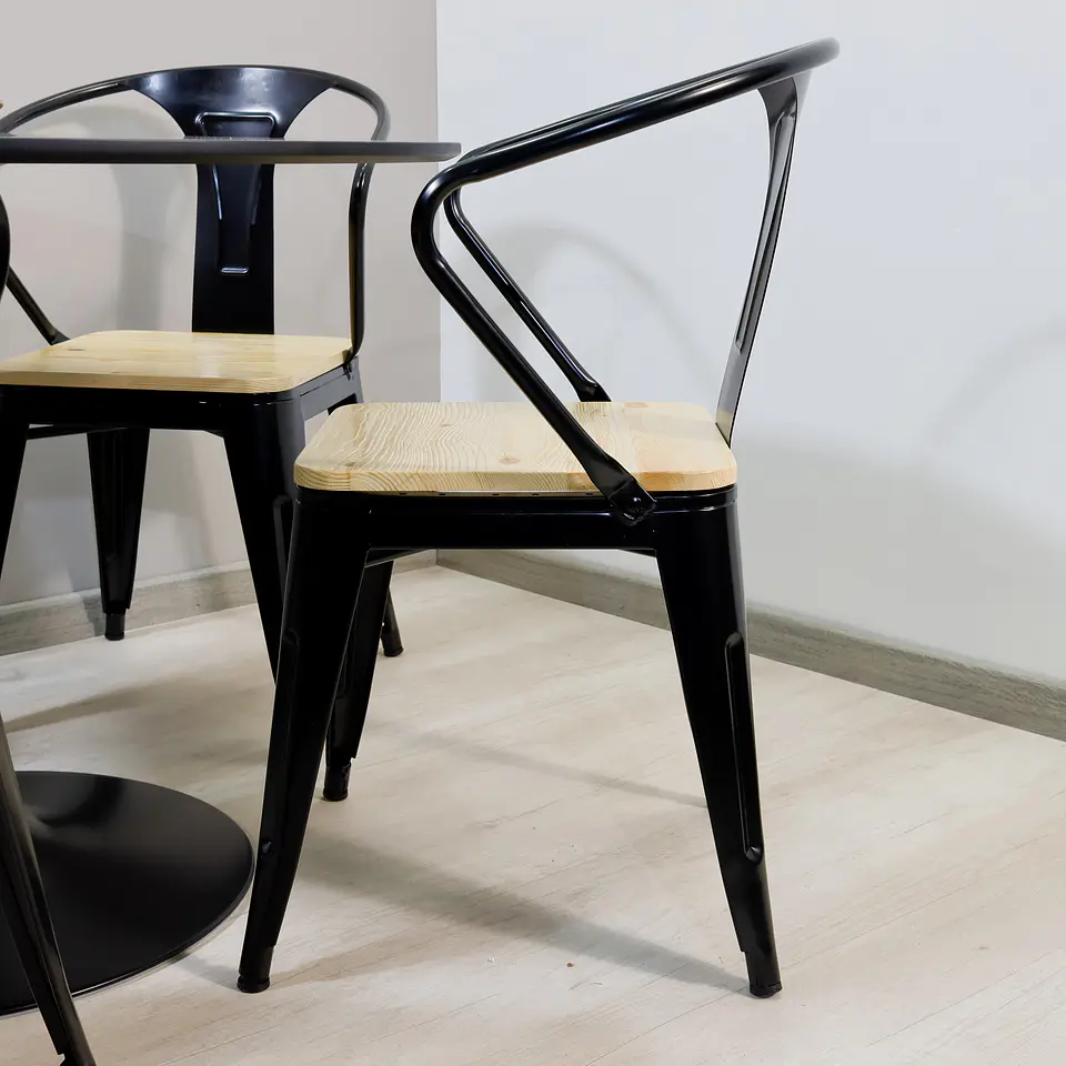 Comedor Redondo Tulip Negro 100cm + 4 Sillas Tolix Pierre 5