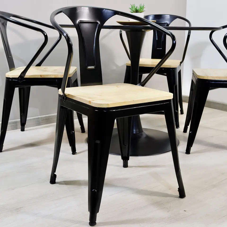 Comedor Redondo Tulip Negro 100cm + 4 Sillas Tolix Pierre 7