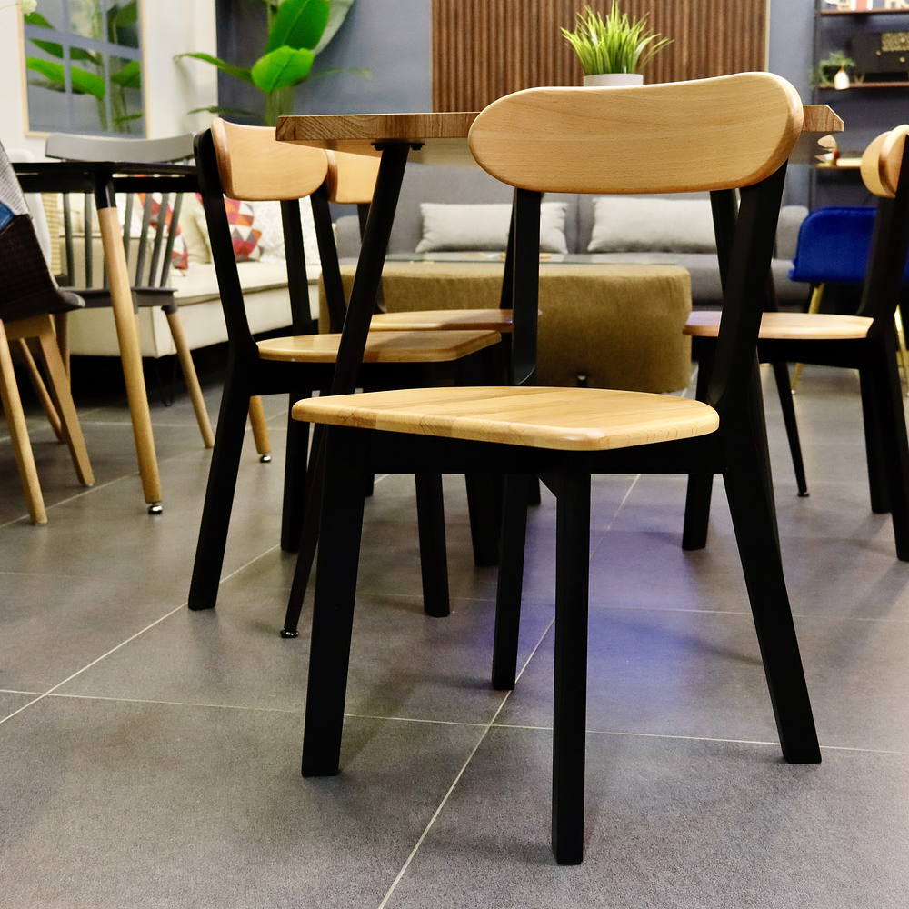 Comedor Rectangular Rusti 140x80 + Sillas Soma Negro  10