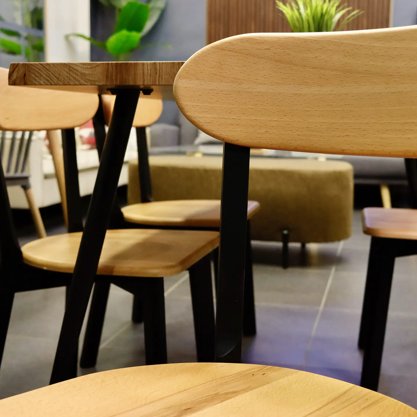Comedor Rectangular Rusti 140x80 + Sillas Soma Negro  11