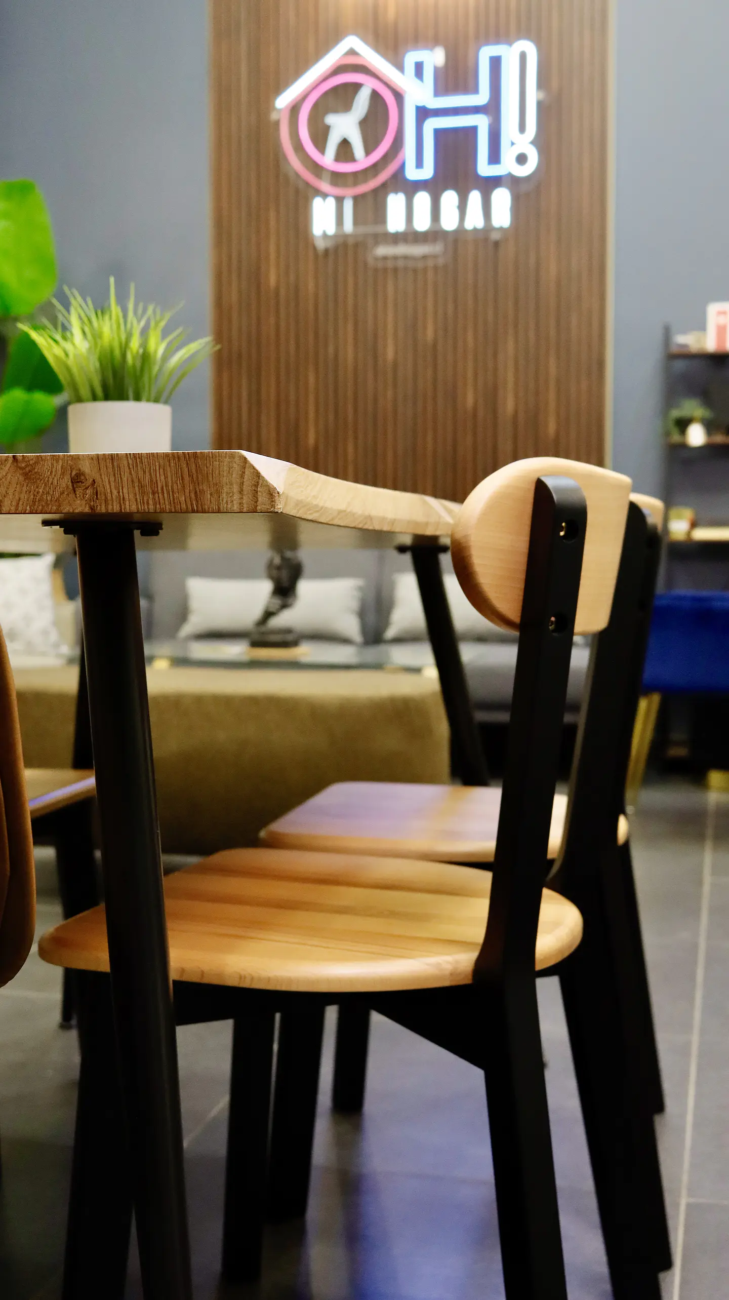 Comedor Rectangular Rusti 140x80 + Sillas Soma Negro  12